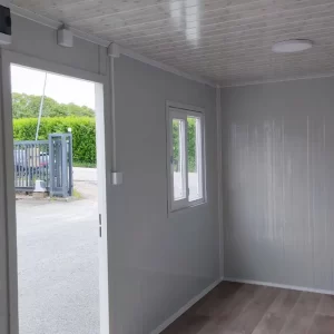 Bungalow de chantier 6x2.4m