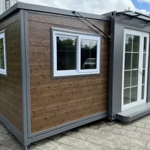 Conteneur Mobile - Tiny House avec Deux Chambres et Cuisine, modèle 2024